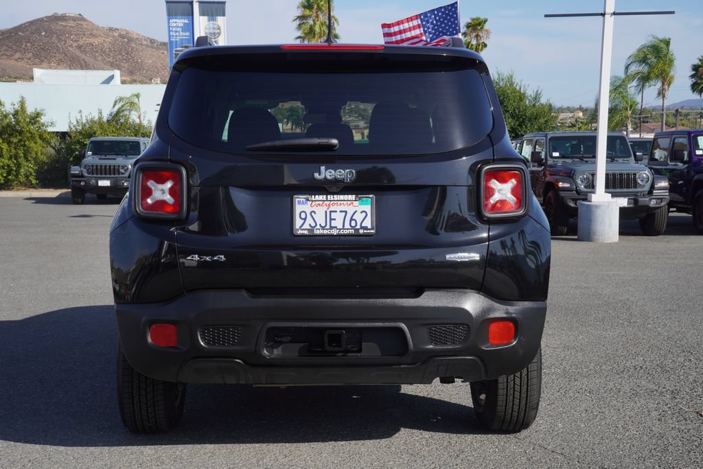 Certified 2017 Jeep Renegade Latitude AWD/4WD image 5
