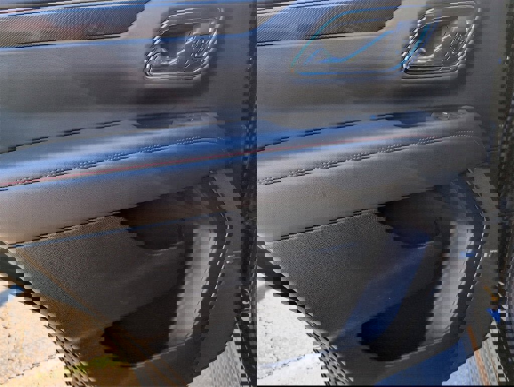 Used 2021 Chevrolet Tahoe RST w/ Luxury Package image 34