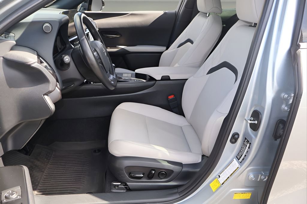 Used 2023 Lexus UX 250h FWD w/ Accessory Package (Z2) image 11