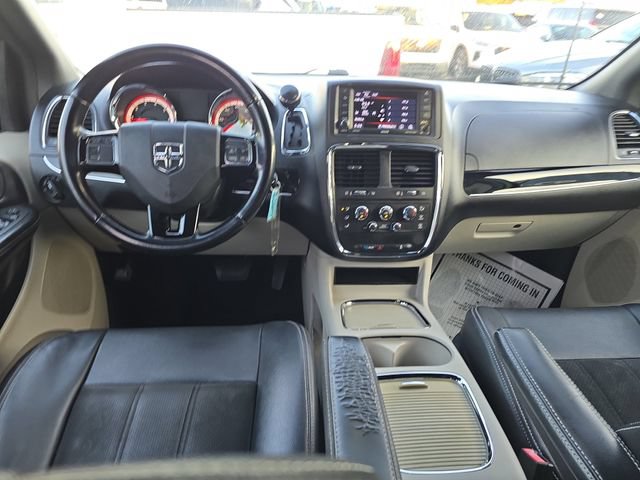 Used 2020 Dodge Grand Caravan SXT FWD image 14