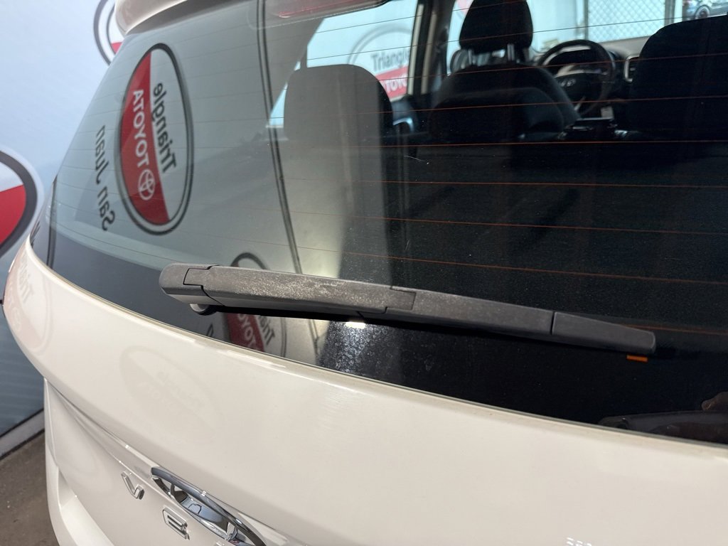 Used 2024 Hyundai Venue SE image 19