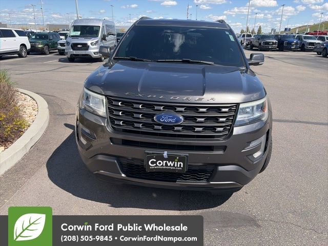 Used 2017 Ford Explorer XLT w/ Equipment Group 202A FWD video 2