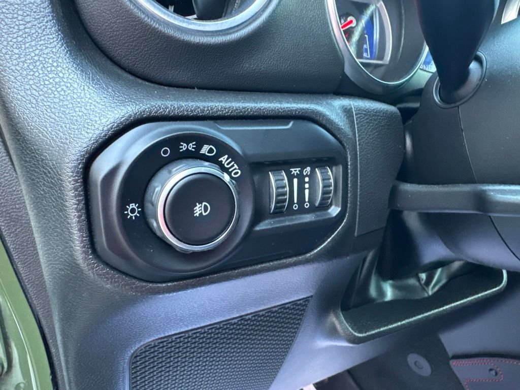Used 2022 Jeep Wrangler Unlimited Rubicon w/ Steel Bumper Group AWD/4WD image 14