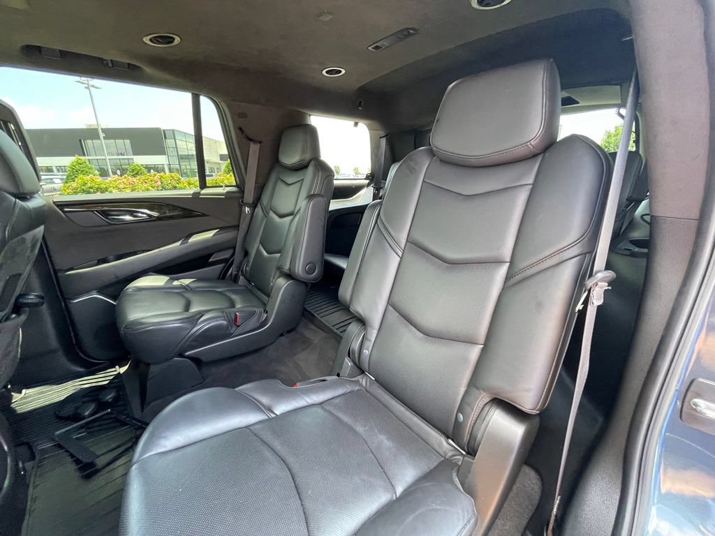 Used 2020 Cadillac Escalade Platinum AWD/4WD image 25