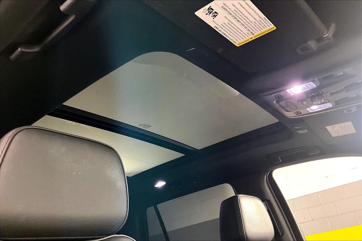 Used 2022 GMC Yukon Denali AWD/4WD image 12