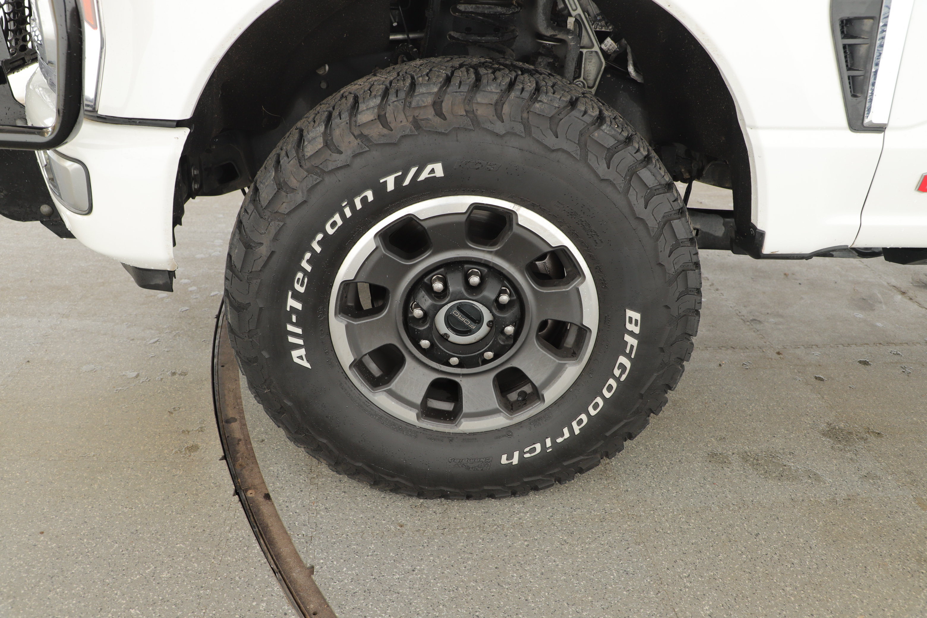 Used 2024 Ford F250 Platinum w/ Tremor Off-Road Package AWD/4WD image 4