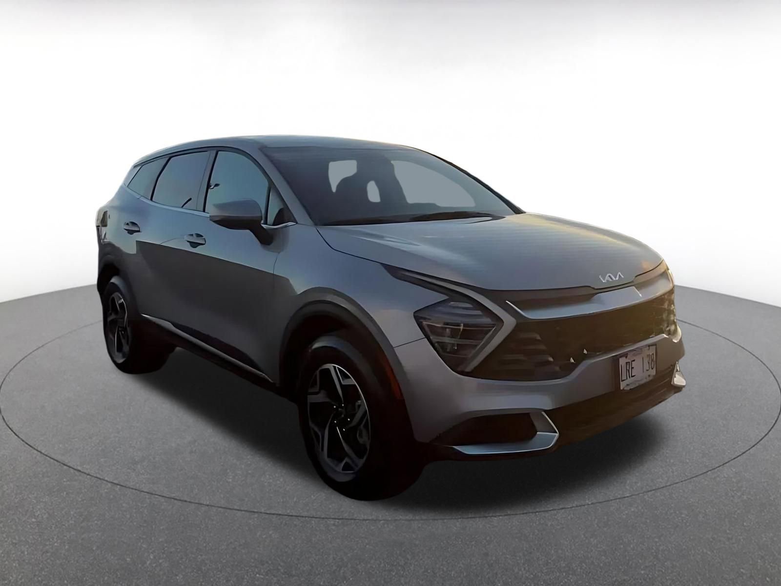 Used 2025 Kia Sportage LX image 3