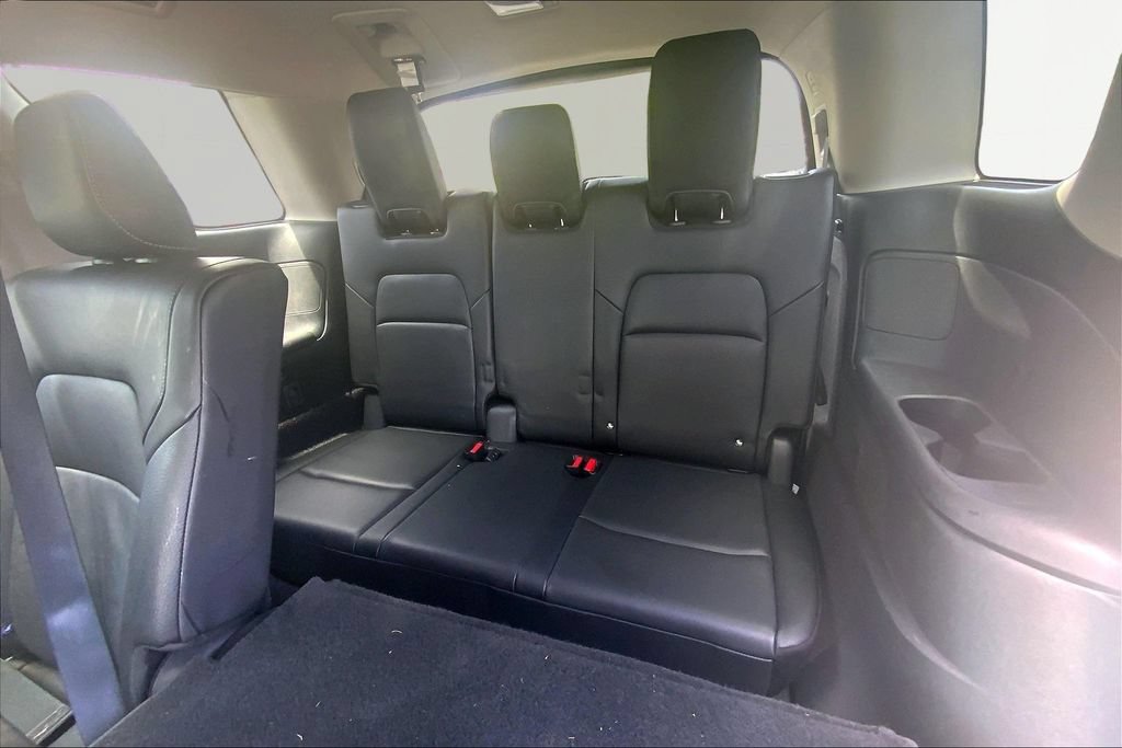 Used 2025 Nissan Pathfinder SL FWD image 18
