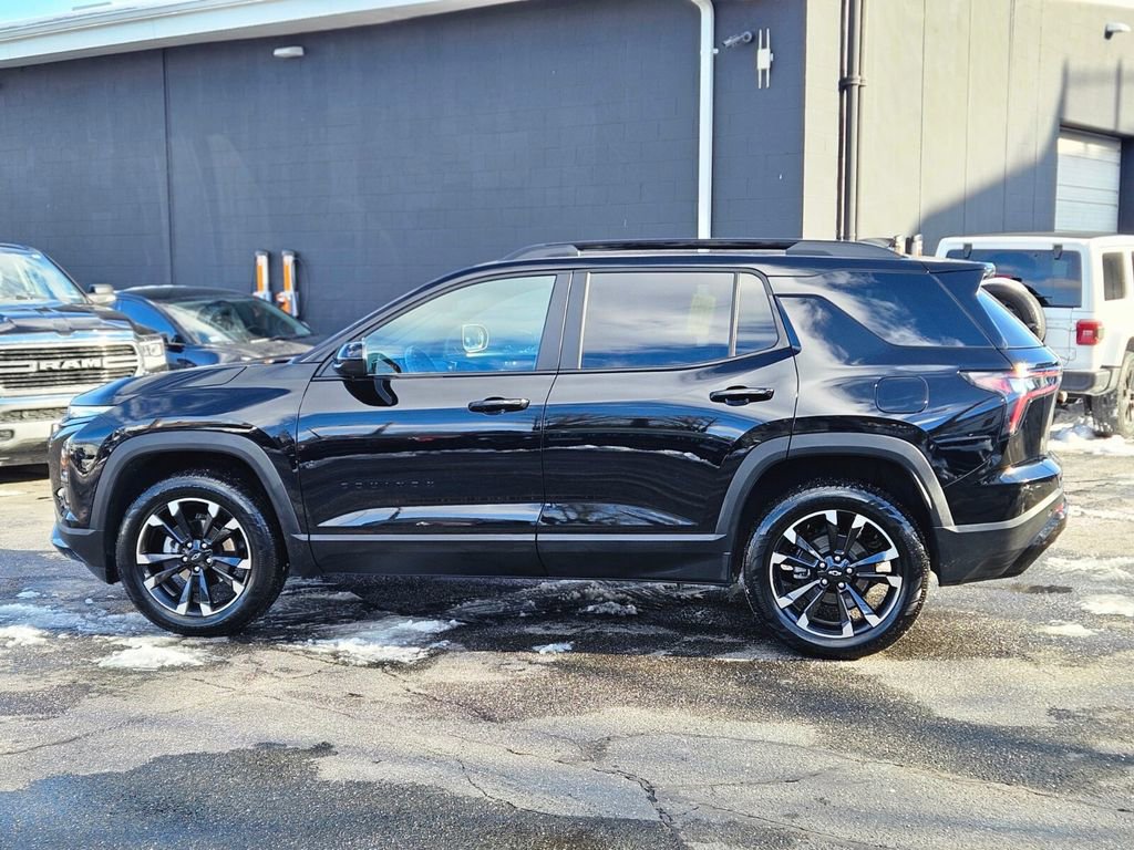 Used 2025 Chevrolet Equinox RS image 2