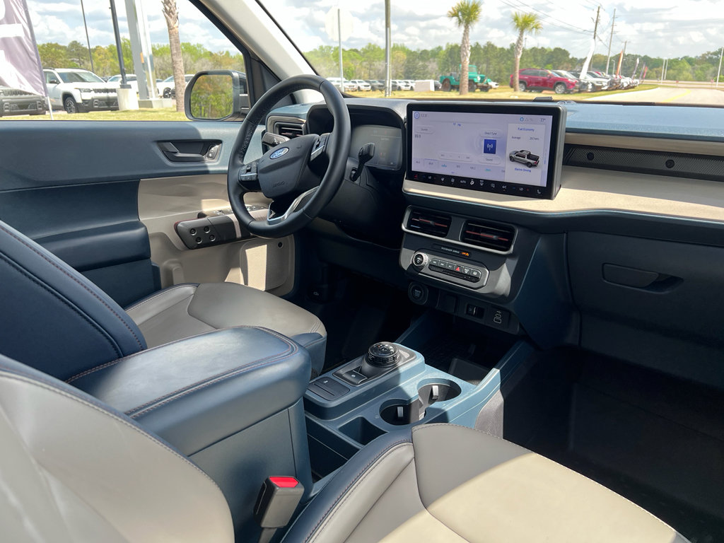 Used 2025 Ford Maverick Lariat image 13