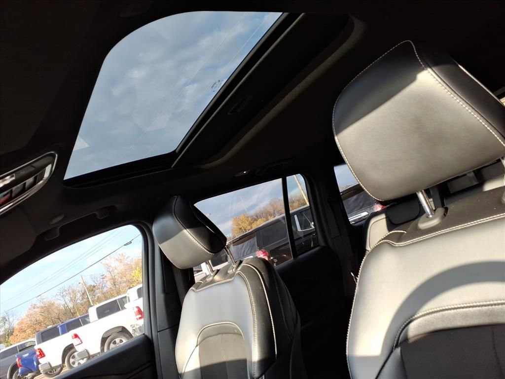 Used 2023 Jeep Grand Cherokee Altitude image 11