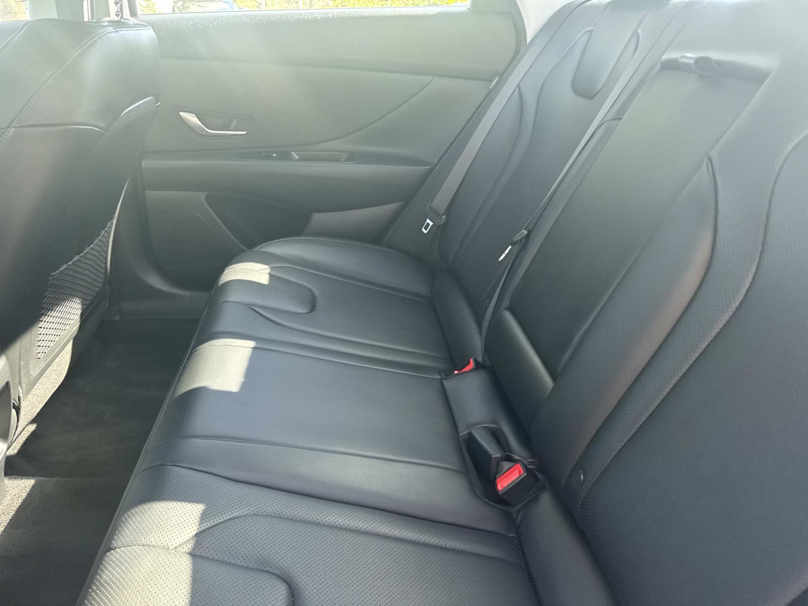 Used 2024 Hyundai Elantra Limited image 12