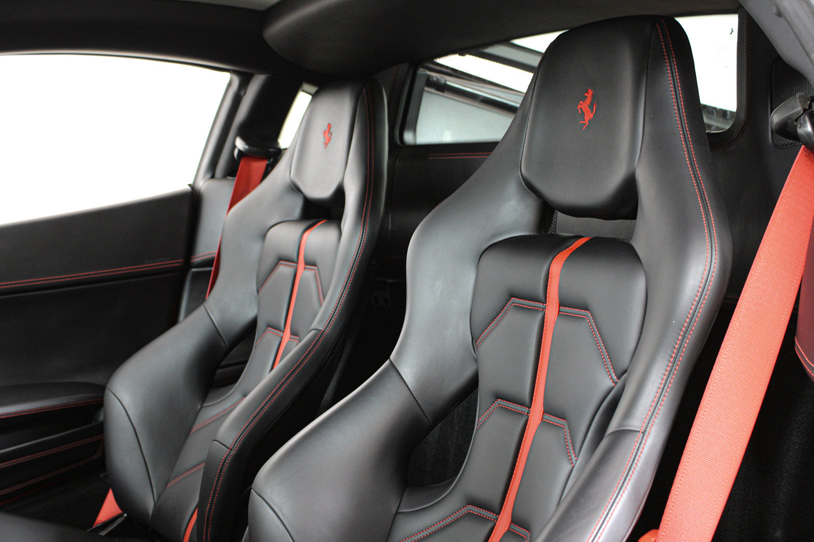 Certified 2015 Ferrari 458 Italia Coupe RWD image 28