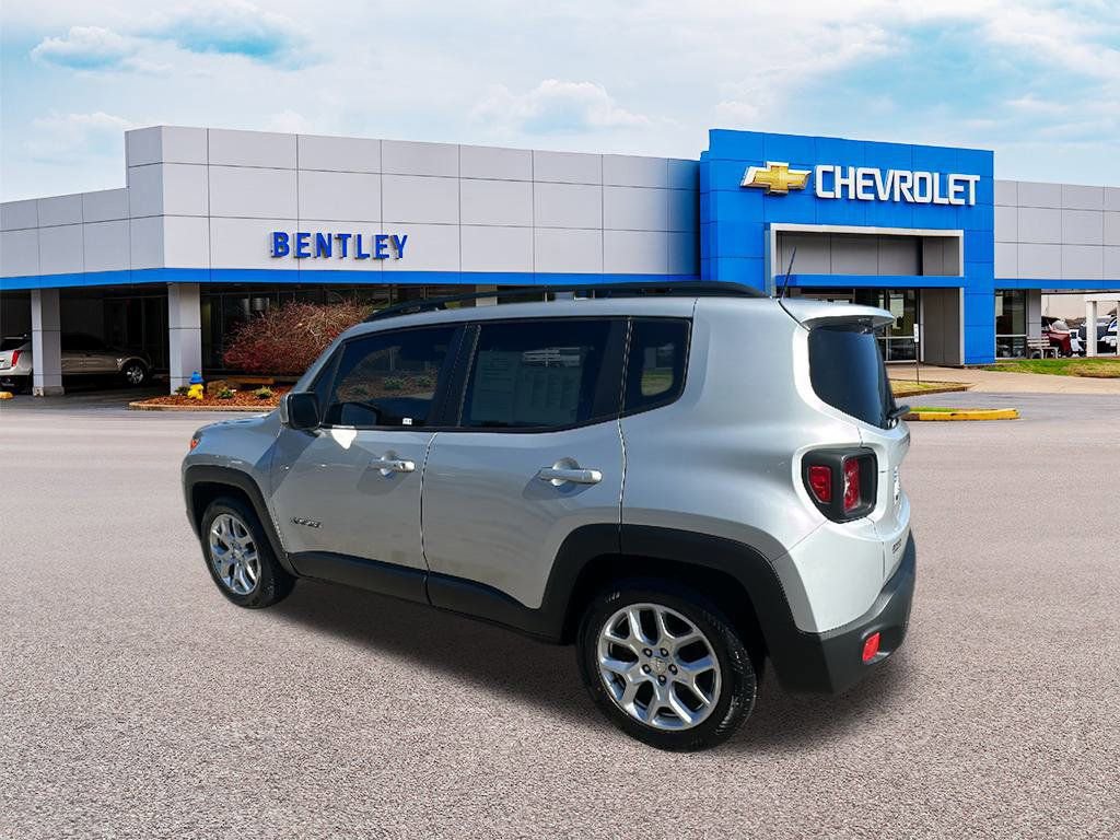Used 2018 Jeep Renegade Latitude image 3