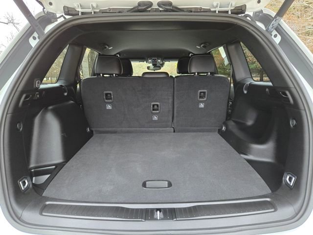 Used 2025 Jeep Grand Cherokee Altitude image 6