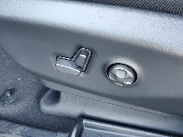 New 2026 Chrysler Pacifica Select image 9