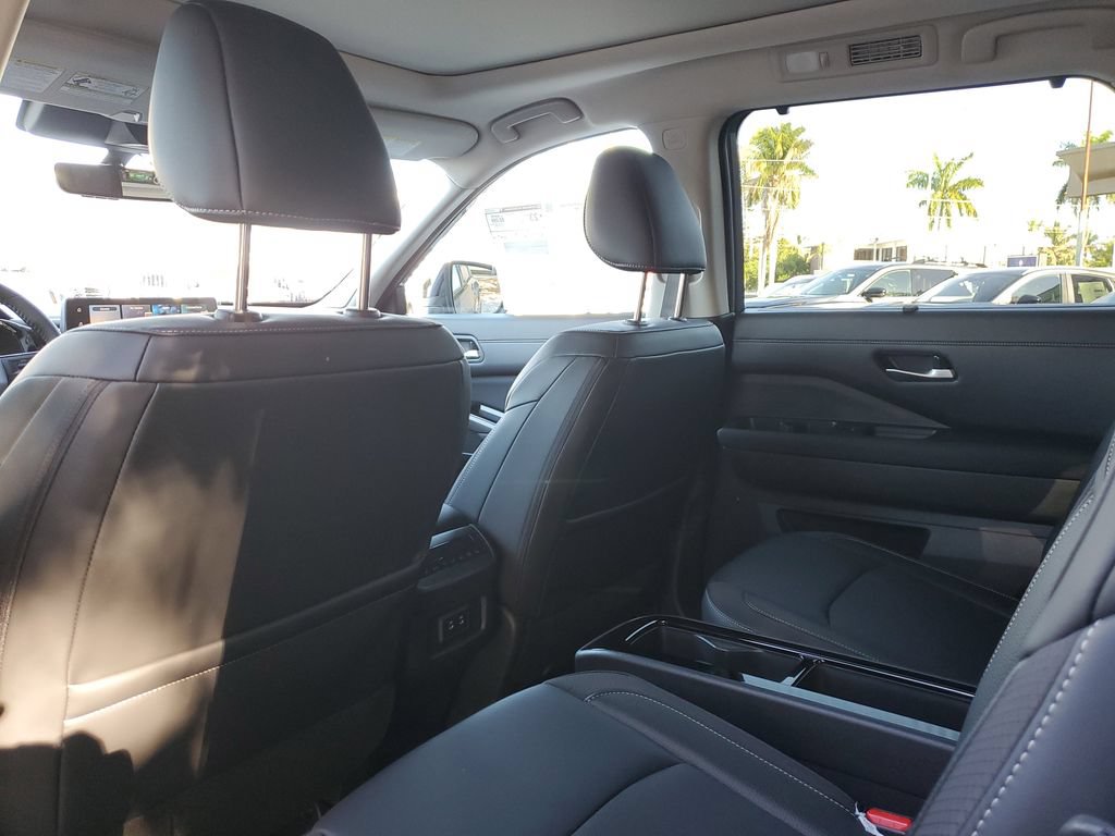 New 2026 Nissan Pathfinder SL w/ SL Premium Package AWD/4WD image 12