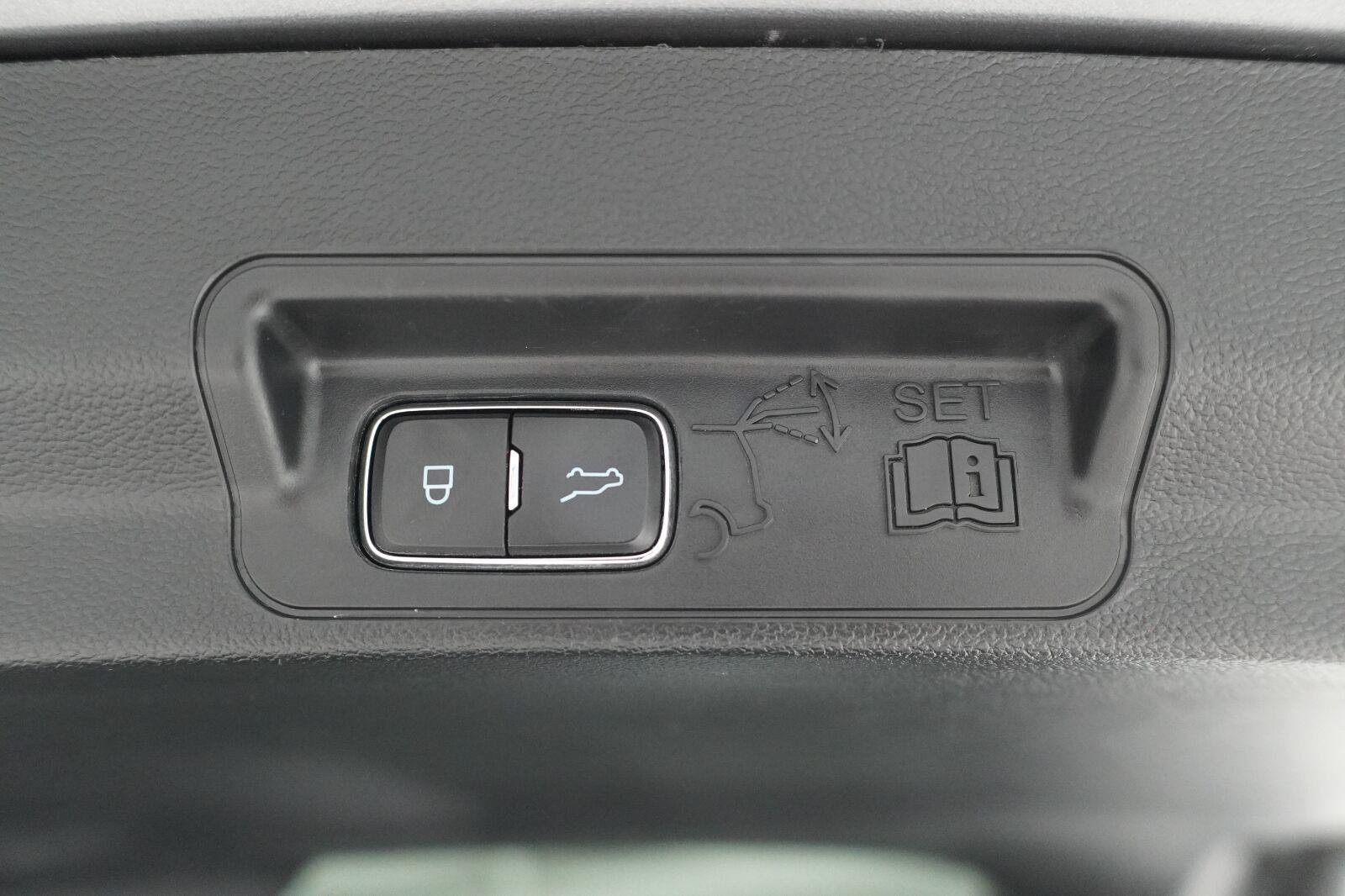 Used 2023 Ford Explorer XLT RWD image 33