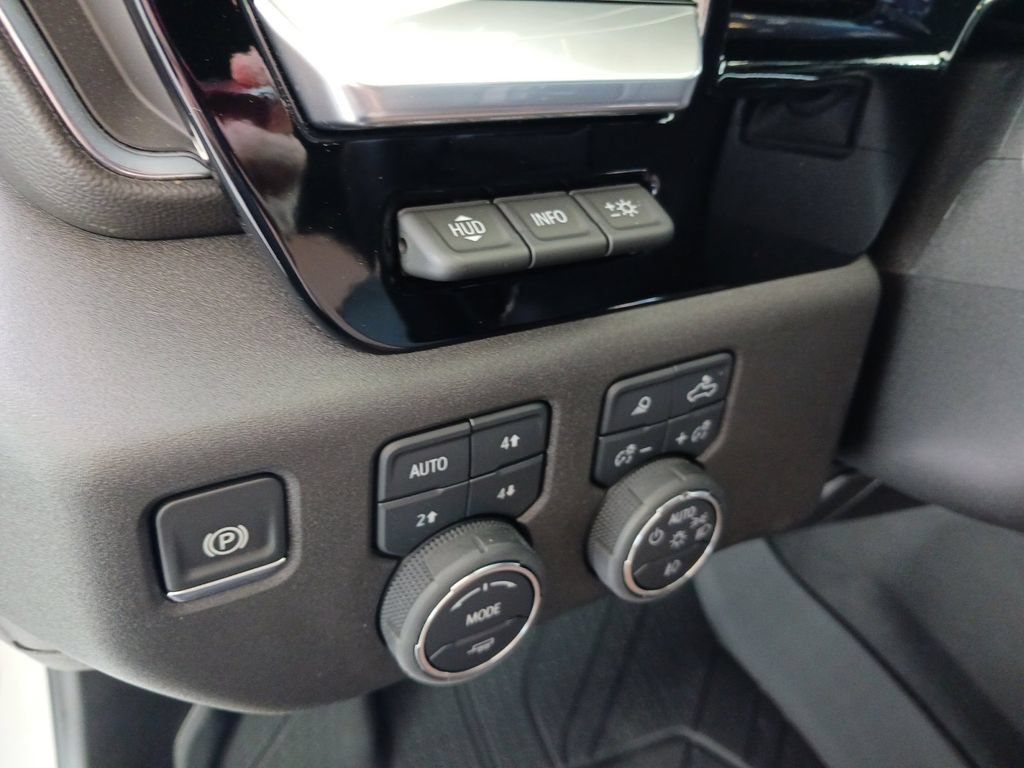 Used 2024 Chevrolet Silverado 2500 High Country w/ High Country Premium Package AWD/4WD image 39
