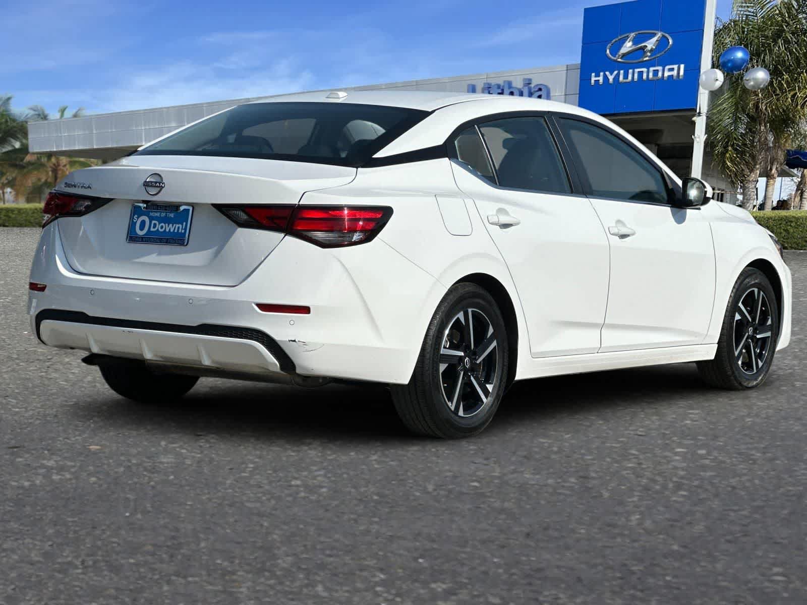 Used 2025 Nissan Sentra SV FWD image 3
