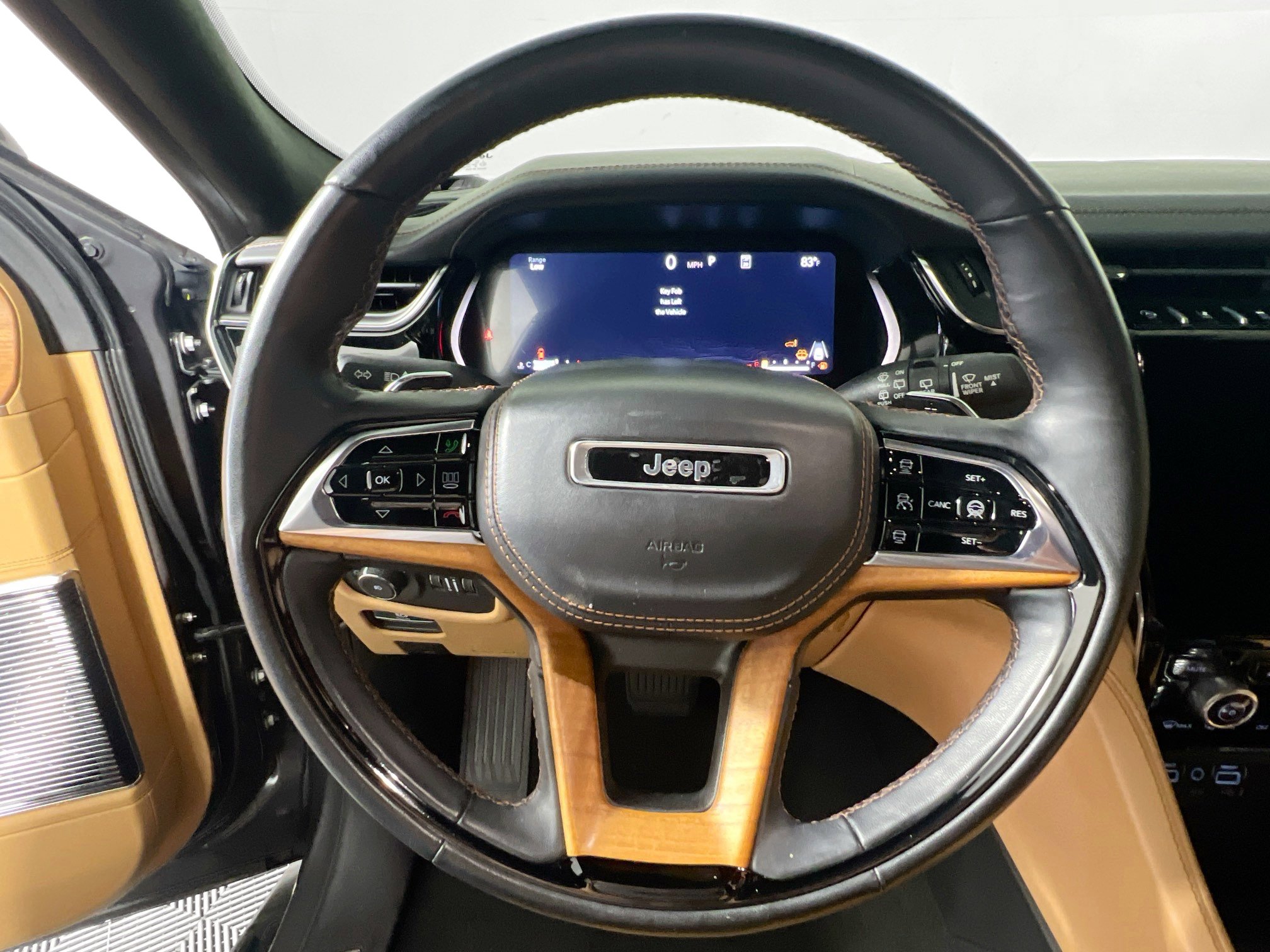 Used 2023 Jeep Grand Cherokee L Summit image 17