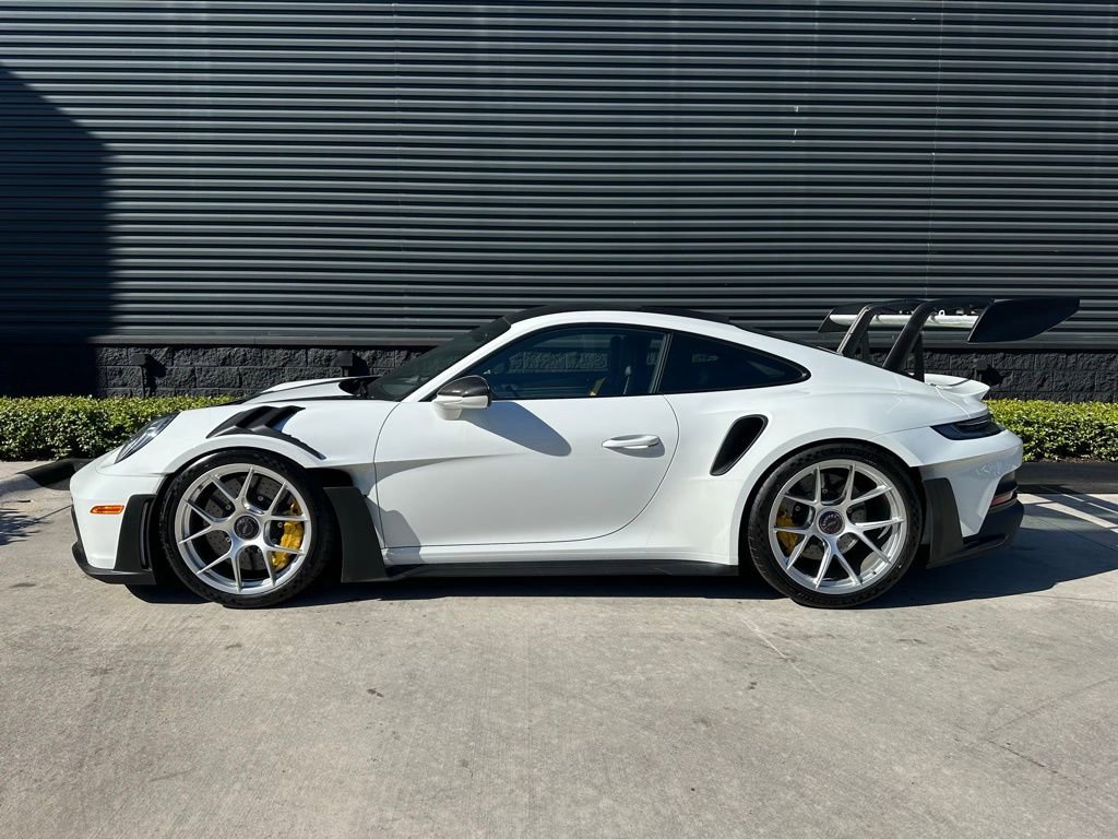 Certified 2025 Porsche 911 GT3 RS RWD image 2