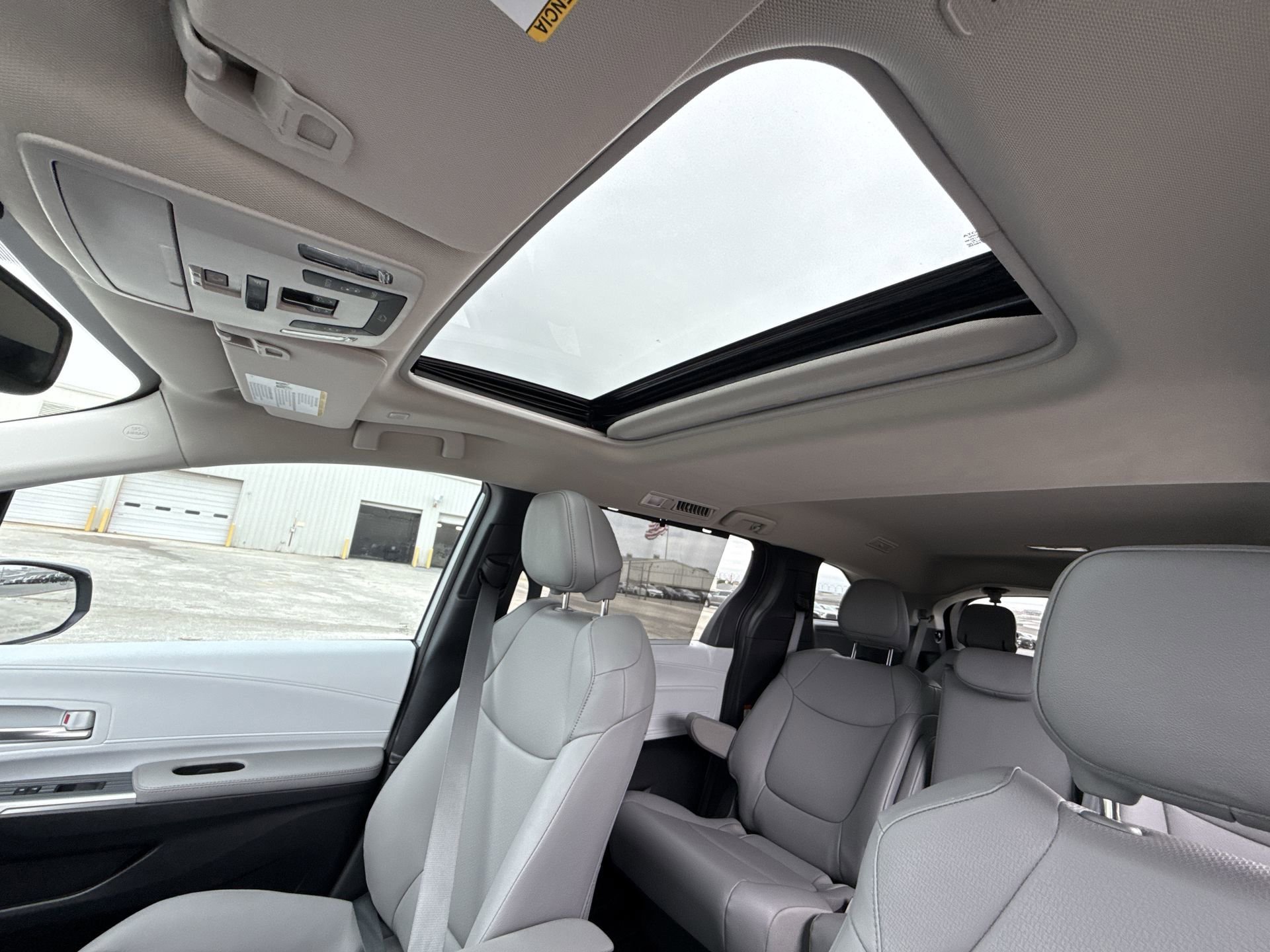 Certified 2025 Toyota Sienna XLE FWD image 16