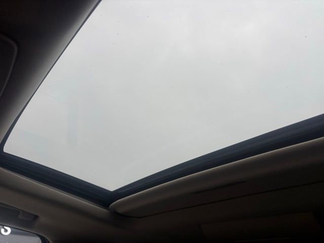 Used 2017 GMC Yukon XL Denali w/ Open Road Package image 12