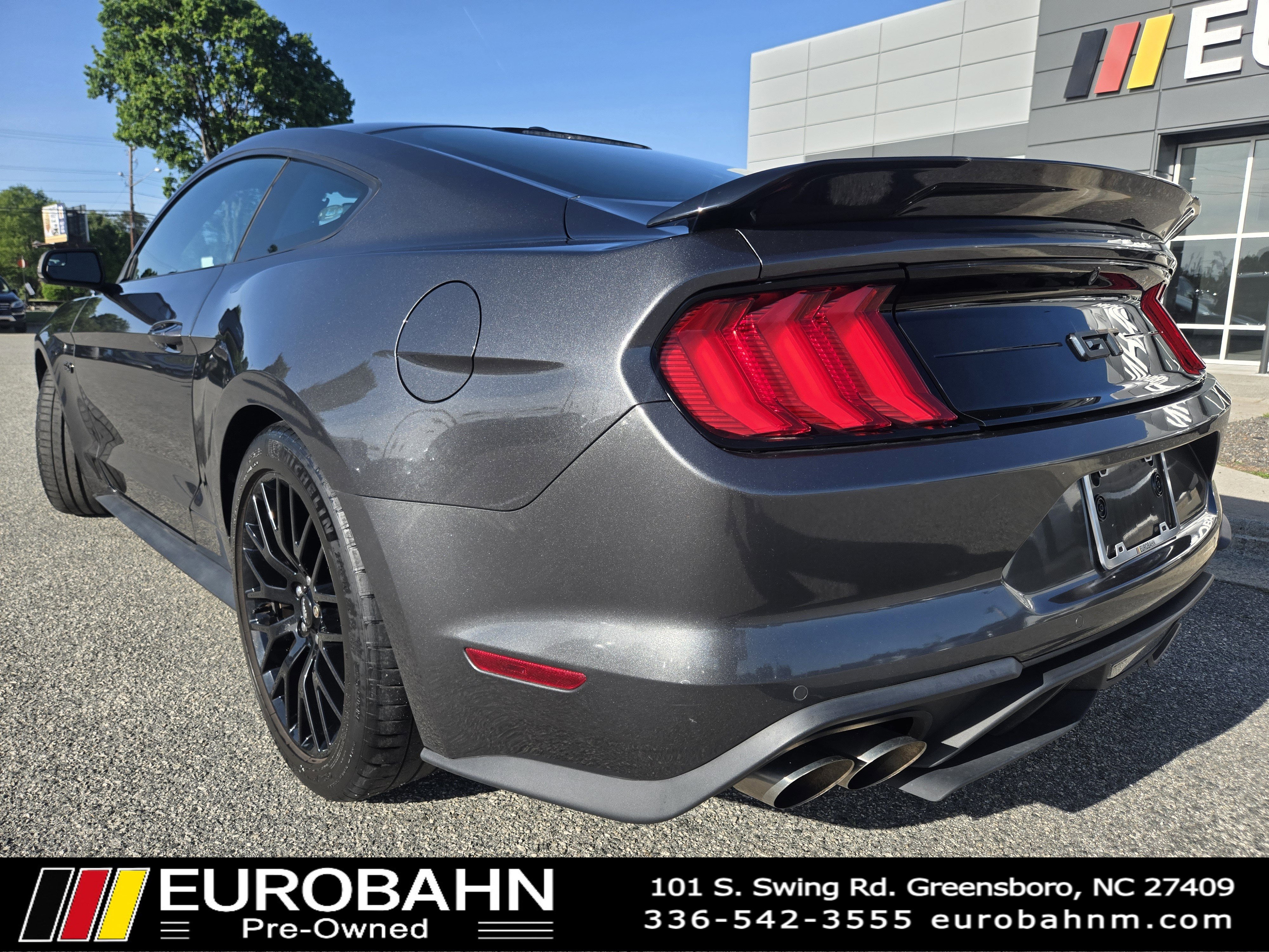 Used 2018 Ford Mustang GT Premium w/ GT Performance Package RWD image 3