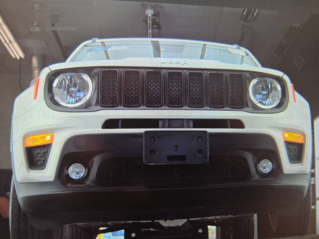Used 2023 Jeep Renegade Latitude w/ Sun/Sound Group AWD/4WD image 7
