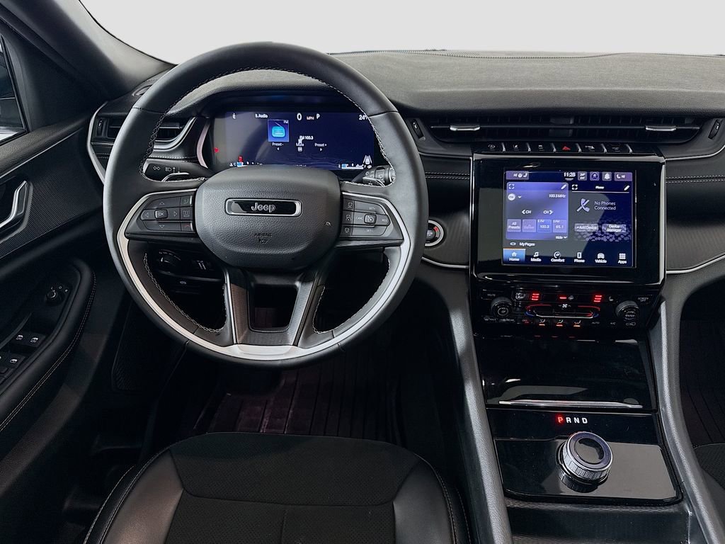 Used 2025 Jeep Grand Cherokee L Altitude image 21