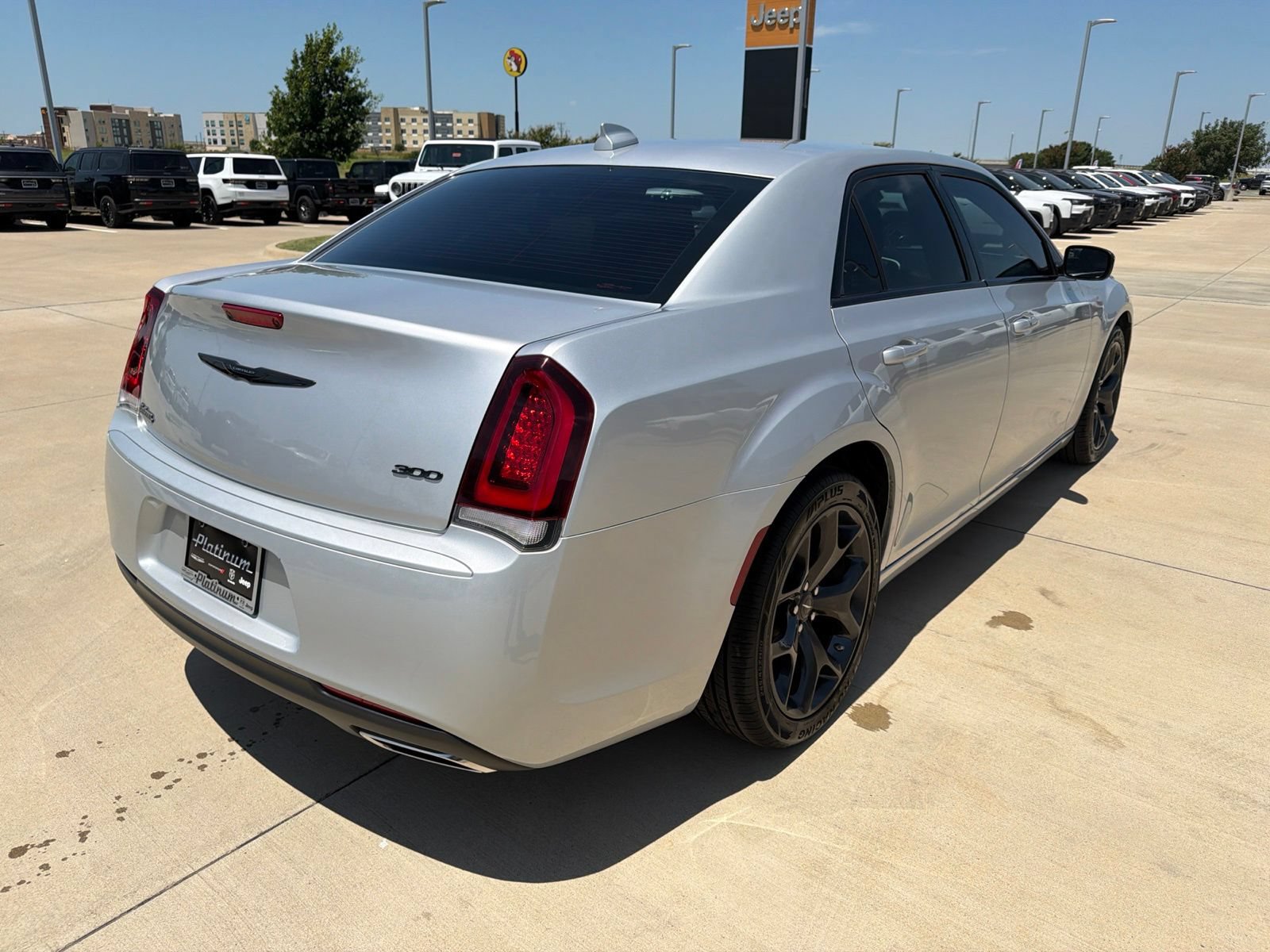 Used 2023 Chrysler 300 Touring w/ Sport Appearance Package RWD image 5