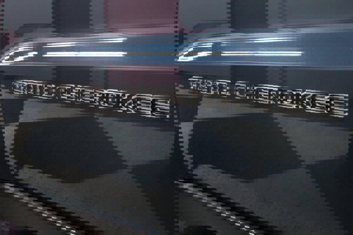 Used 2021 Jeep Grand Cherokee Limited image 35