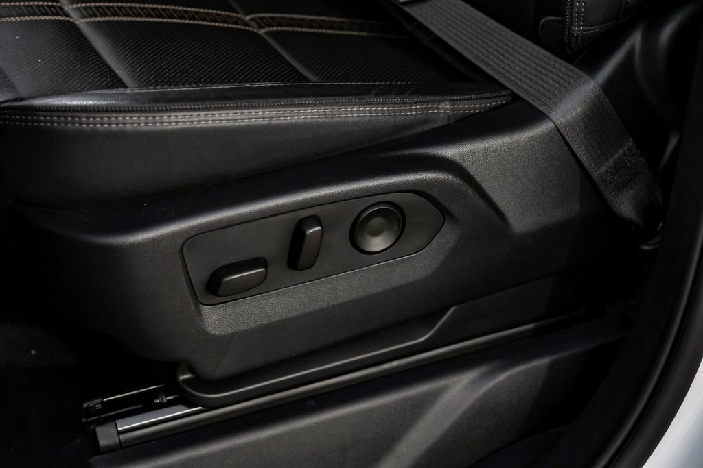 Used 2024 Chevrolet Silverado 3500 High Country w/ High Country Premium Package image 25