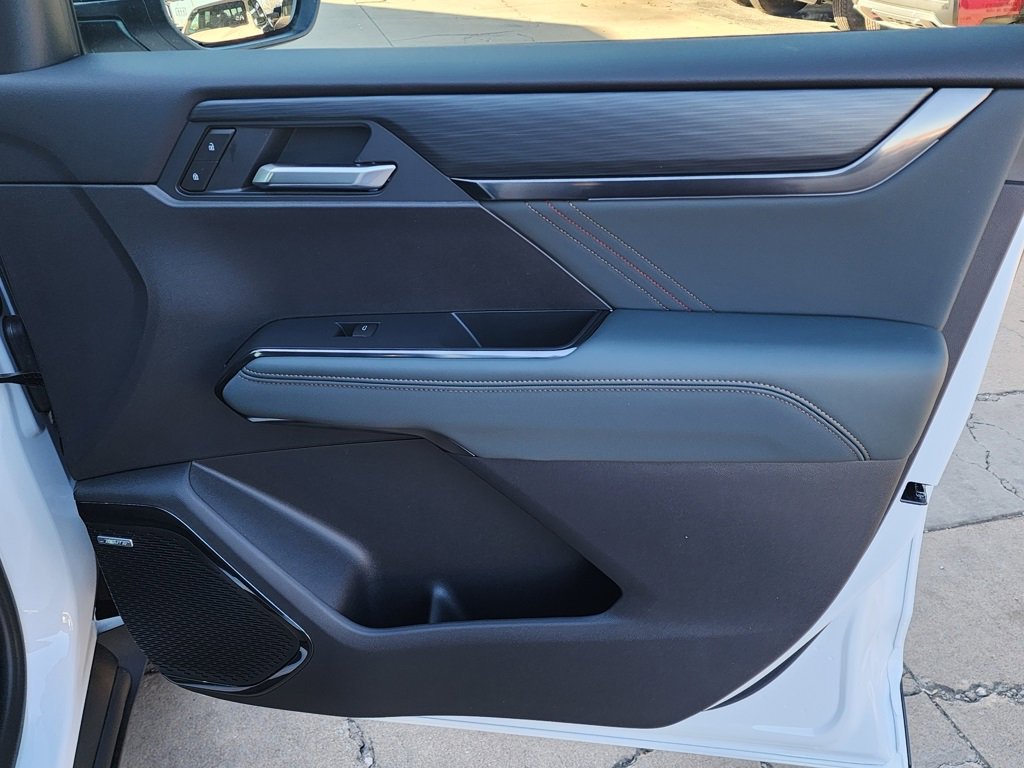 New 2026 GMC Acadia AT4 w/ Luxury Package image 40