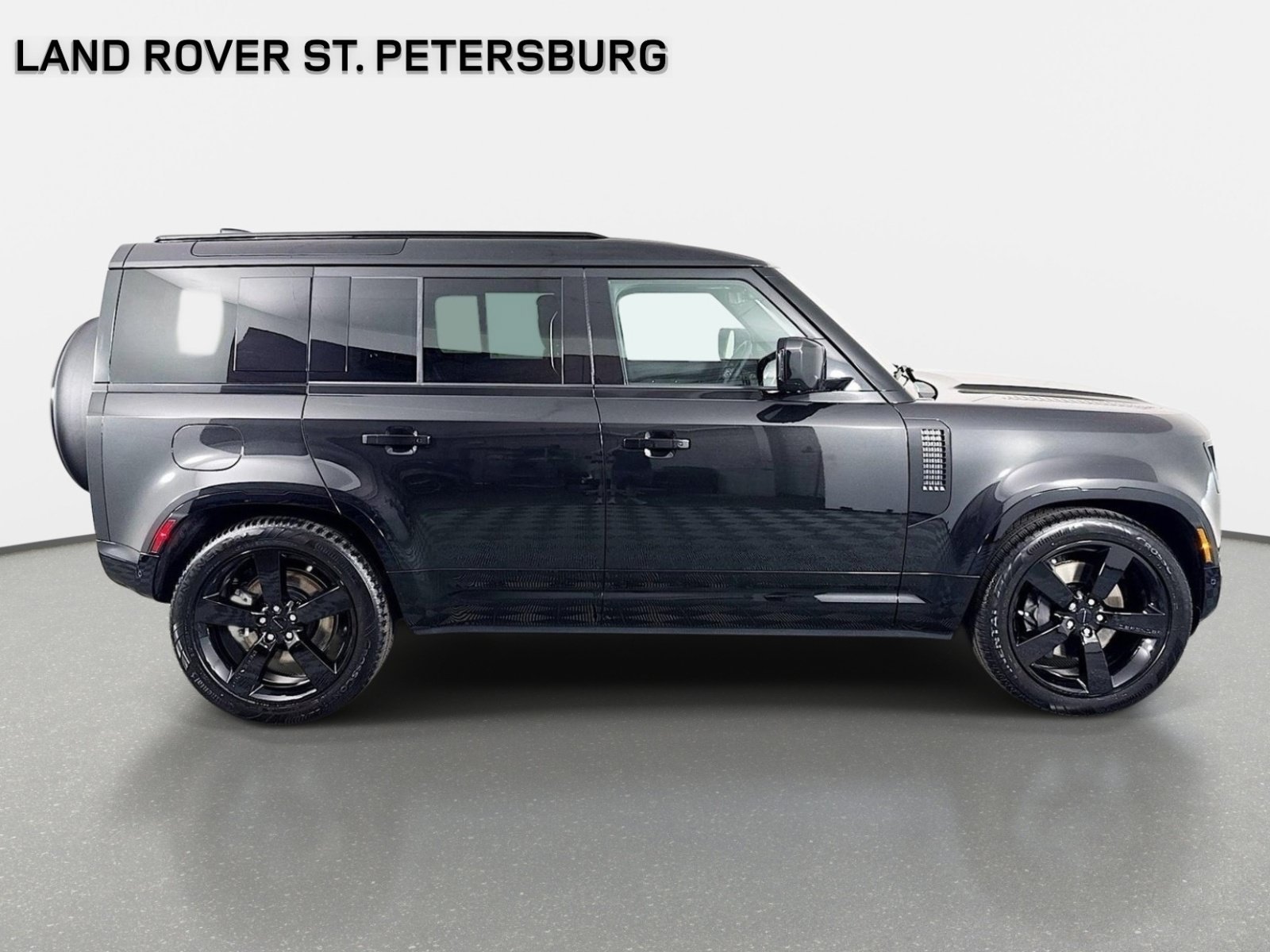 Used 2026 Land Rover Defender 110 X-Dynamic SE AWD/4WD image 4