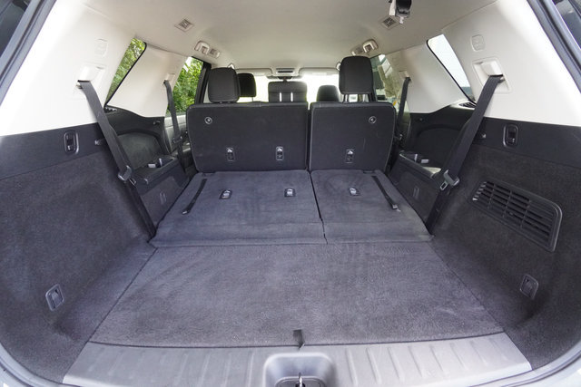 Used 2024 Nissan Pathfinder SV FWD image 25