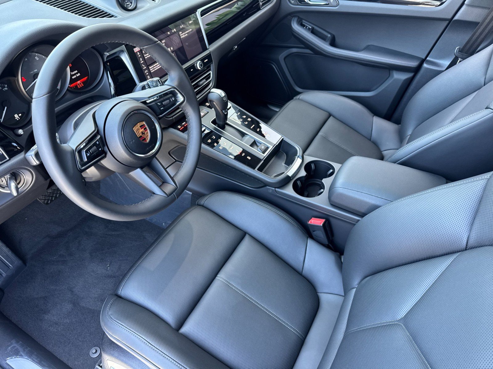New 2026 Porsche Macan S AWD/4WD image 4