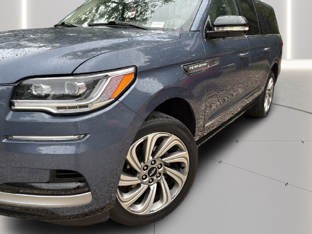 Used 2022 Lincoln Navigator L Reserve RWD image 10