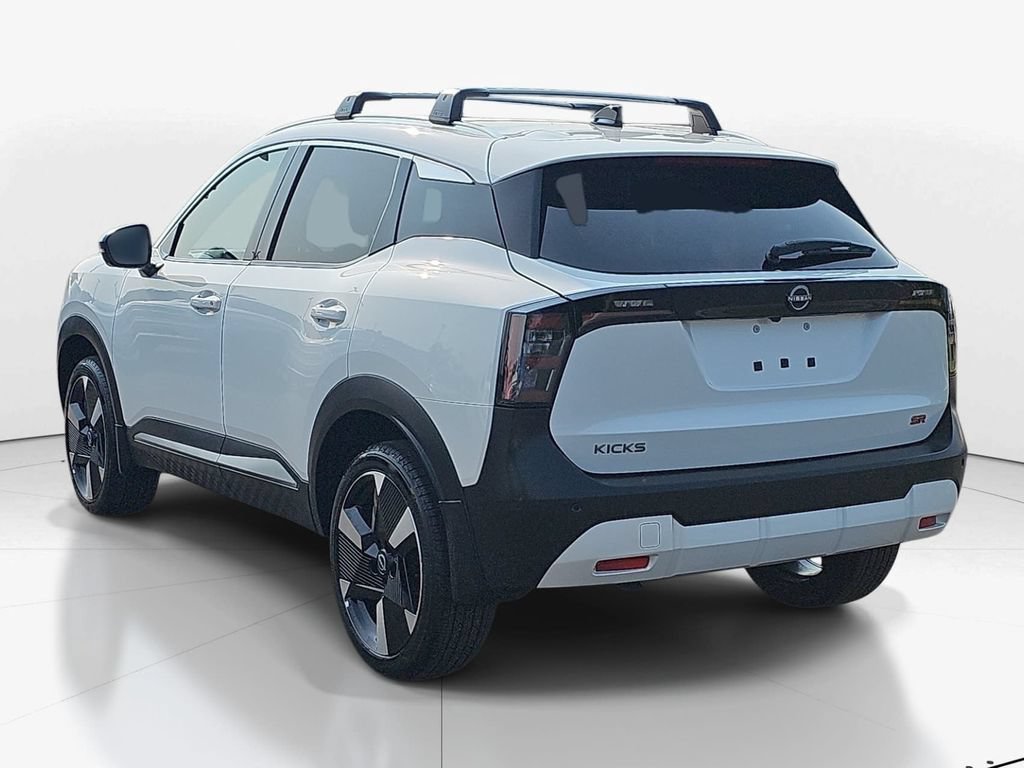 Used 2026 Nissan Kicks SR FWD image 8