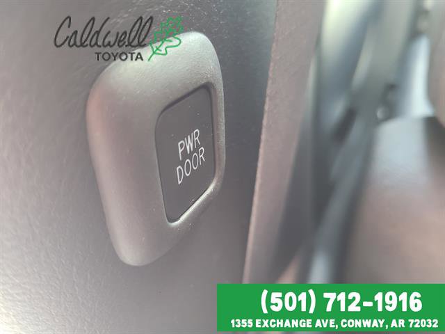 Used 2025 Toyota Sienna XLE w/ XLE Plus Package image 59