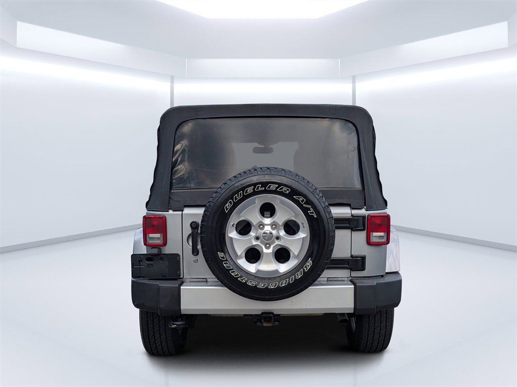 Used 2015 Jeep Wrangler Unlimited Sahara w/ Max Tow Package image 4