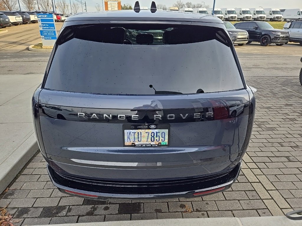 Used 2025 Land Rover Range Rover Long Wheelbase SE image 6