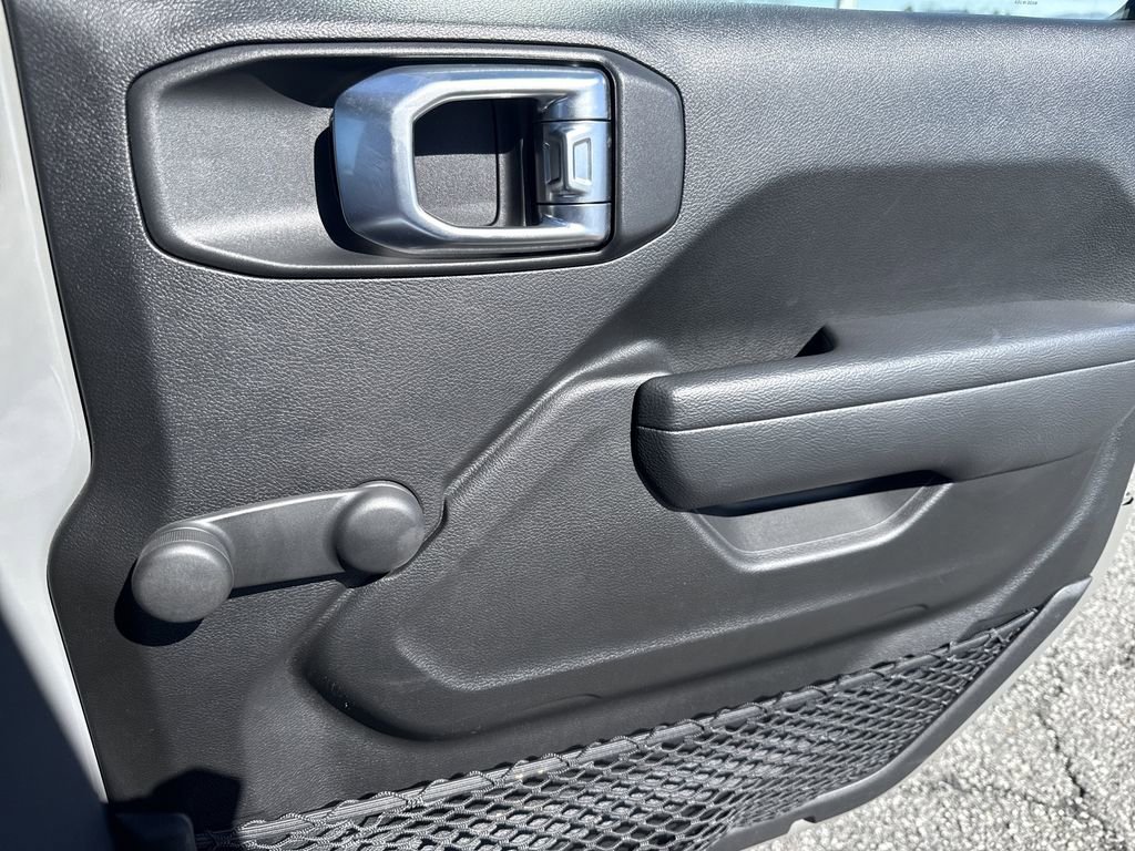 Used 2022 Jeep Gladiator Sport w/ Trailer Tow Package image 16