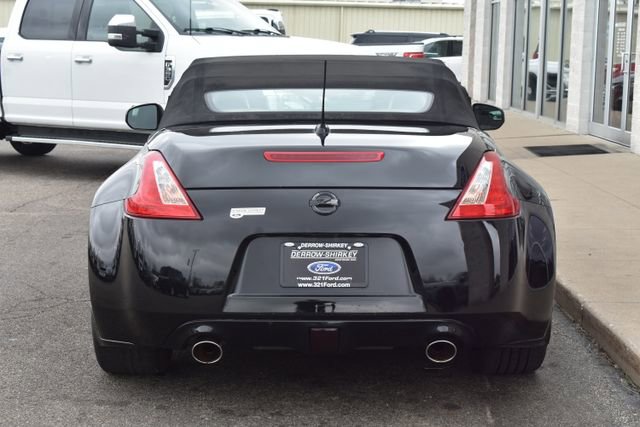 Used 2010 Nissan 370Z Touring w/ Sport Pkg RWD image 9