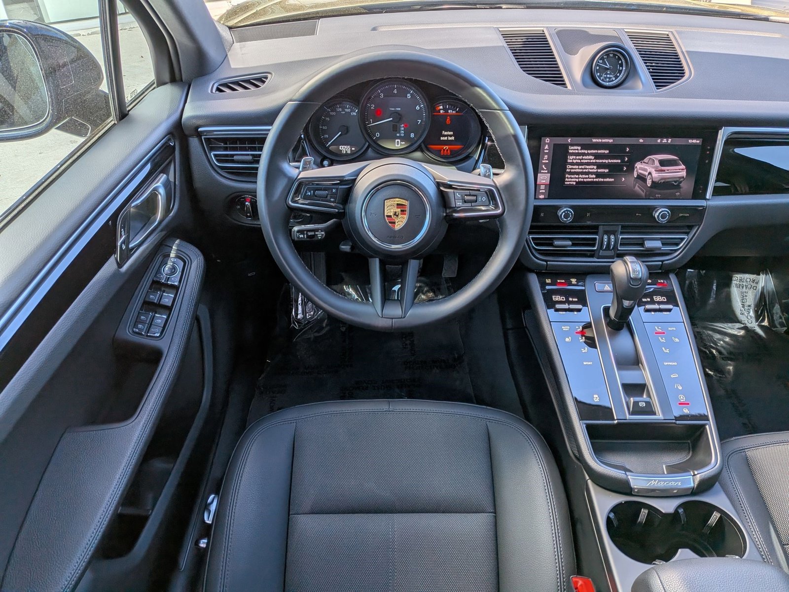 Certified 2023 Porsche Macan AWD/4WD image 15