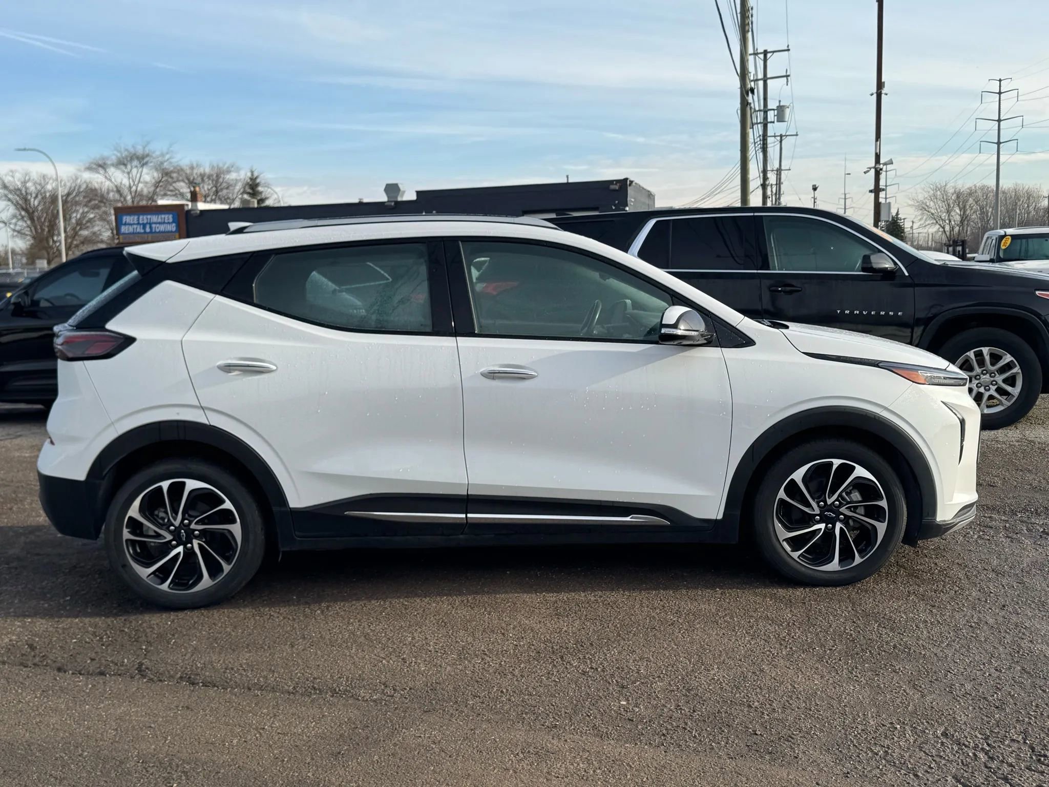 Used 2022 Chevrolet Bolt EUV Premier w/ Sun & Sound Package image 4
