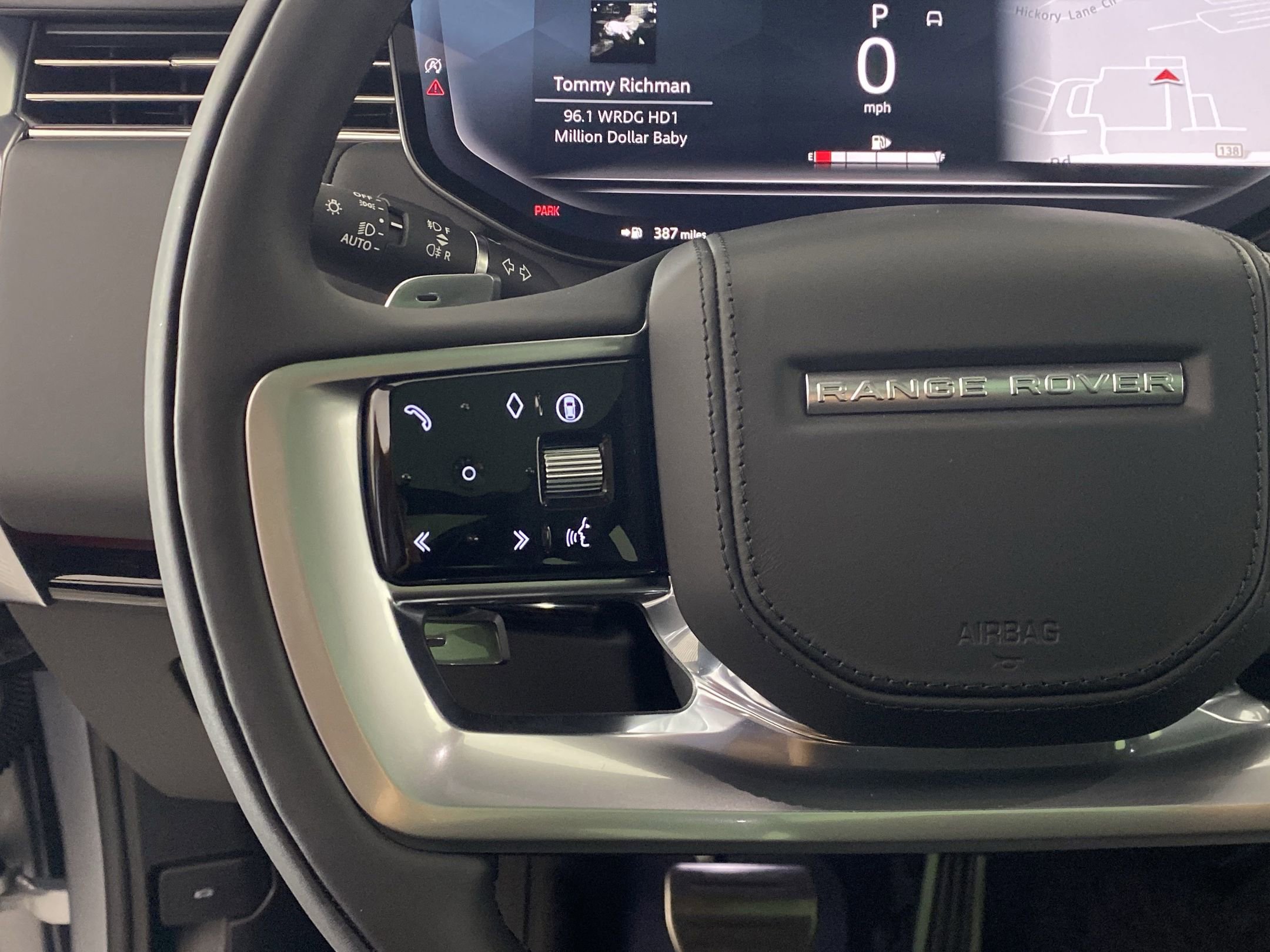 New 2025 Land Rover Range Rover SE image 14