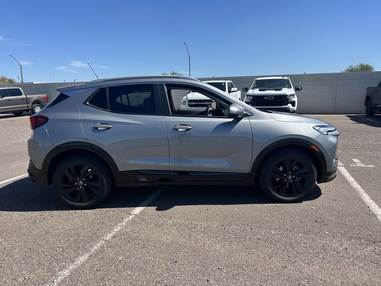 Used 2024 Buick Encore GX Sport Touring w/ Advanced Technology Package FWD image 6