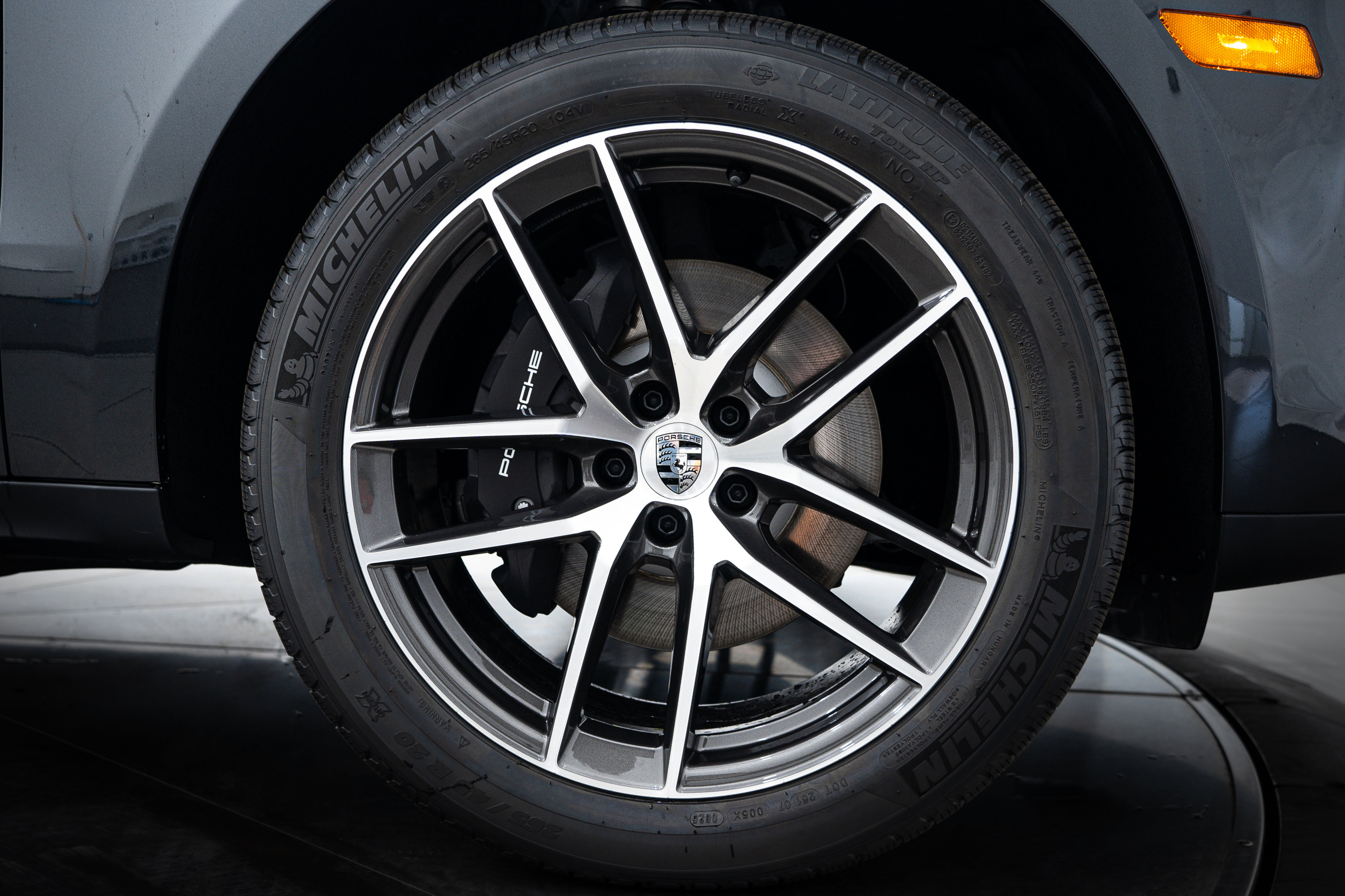 New 2025 Porsche Macan image 11